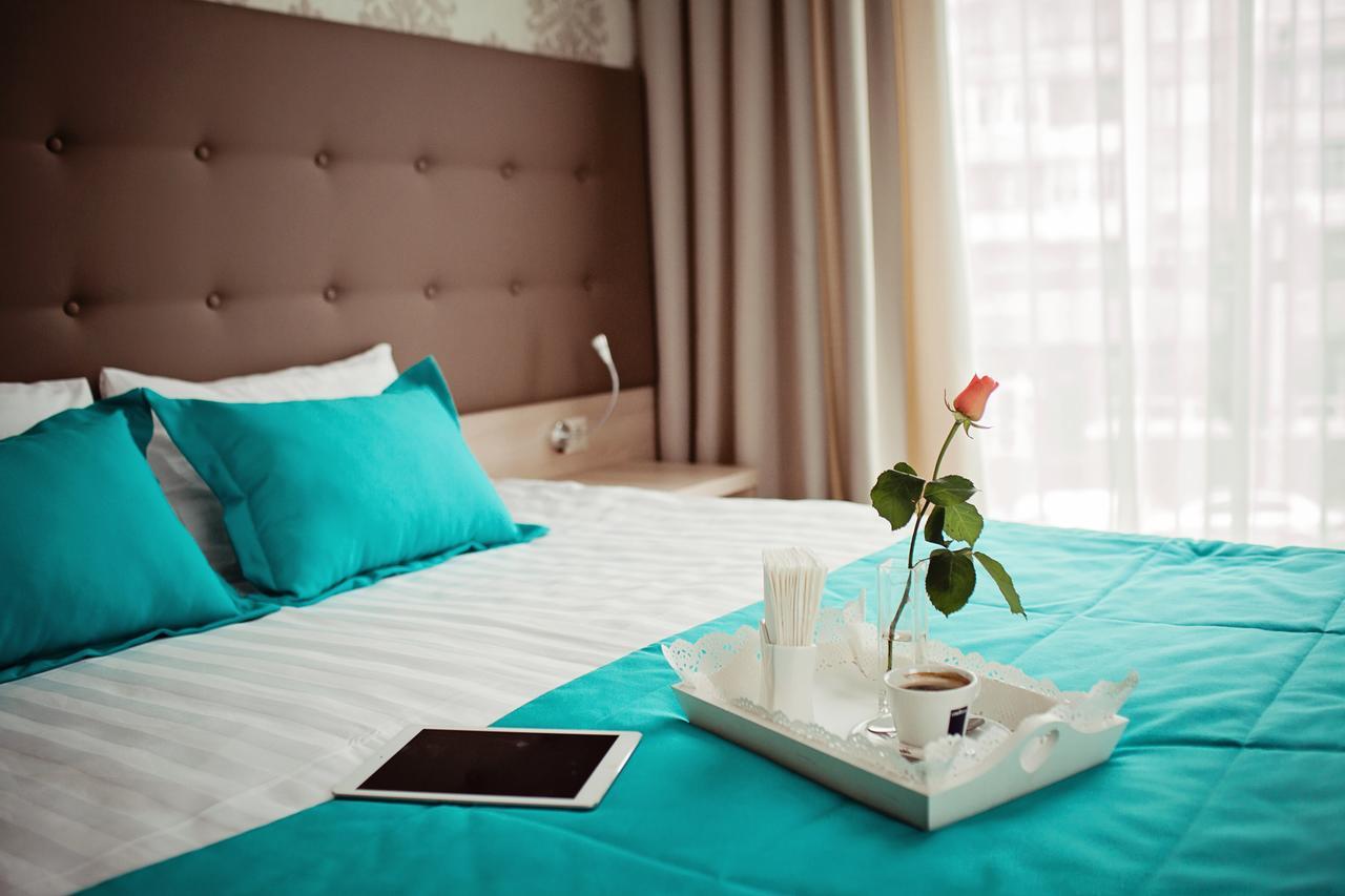Hotel Versailles Łuck Zewnętrze zdjęcie