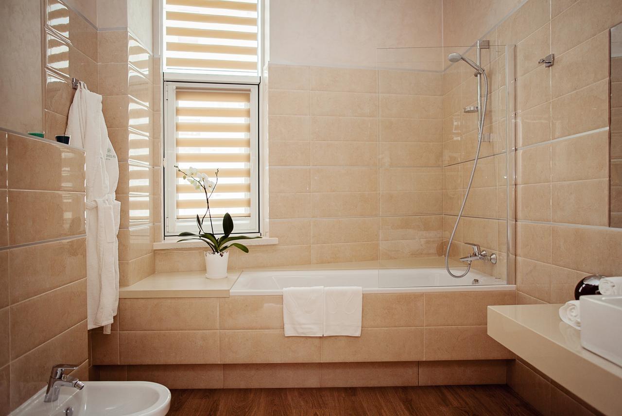 Hotel Versailles Łuck Zewnętrze zdjęcie