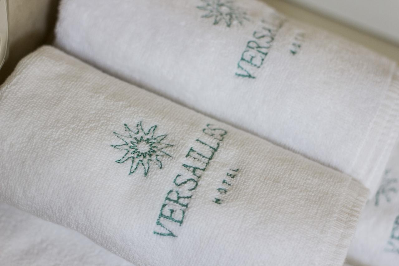 Hotel Versailles Łuck Zewnętrze zdjęcie